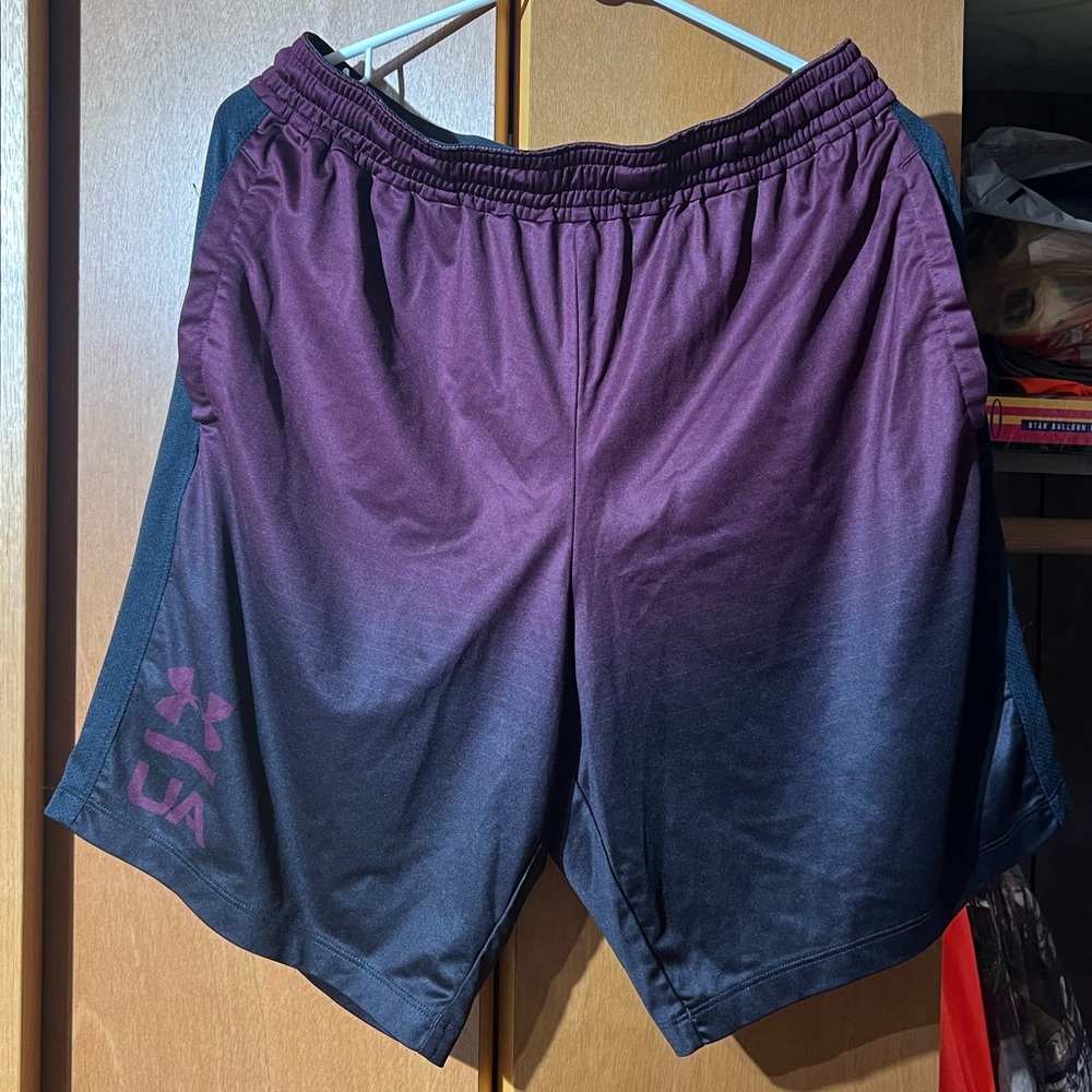 Under Armour fitted headgear athletic shorts
